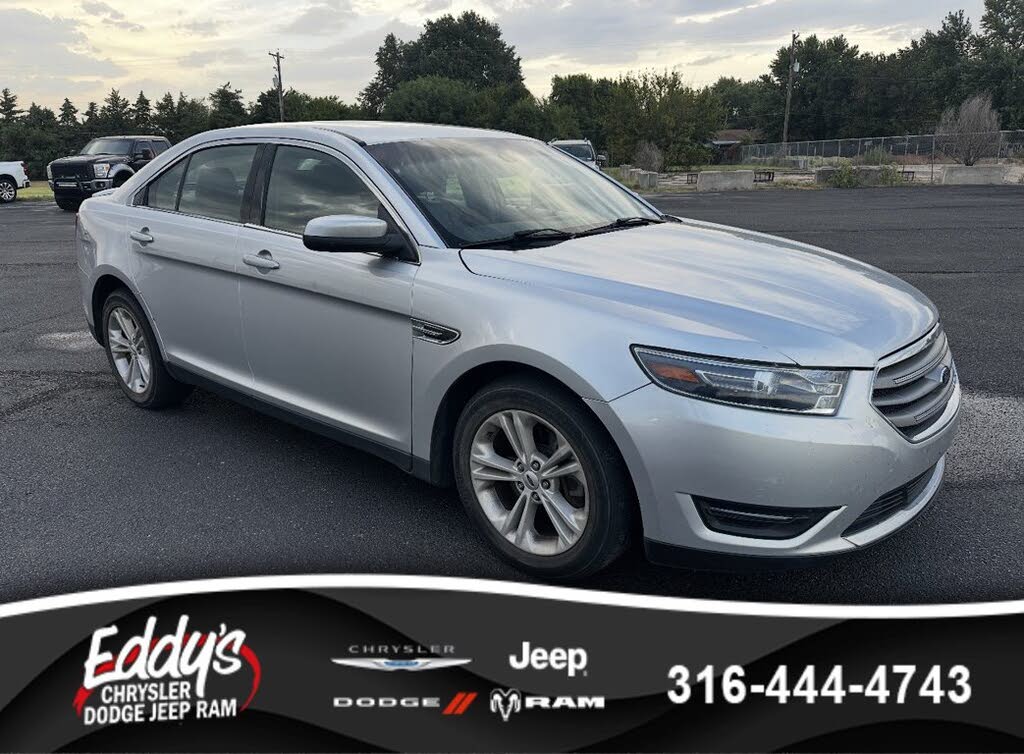 2016 Ford Taurus SEL   