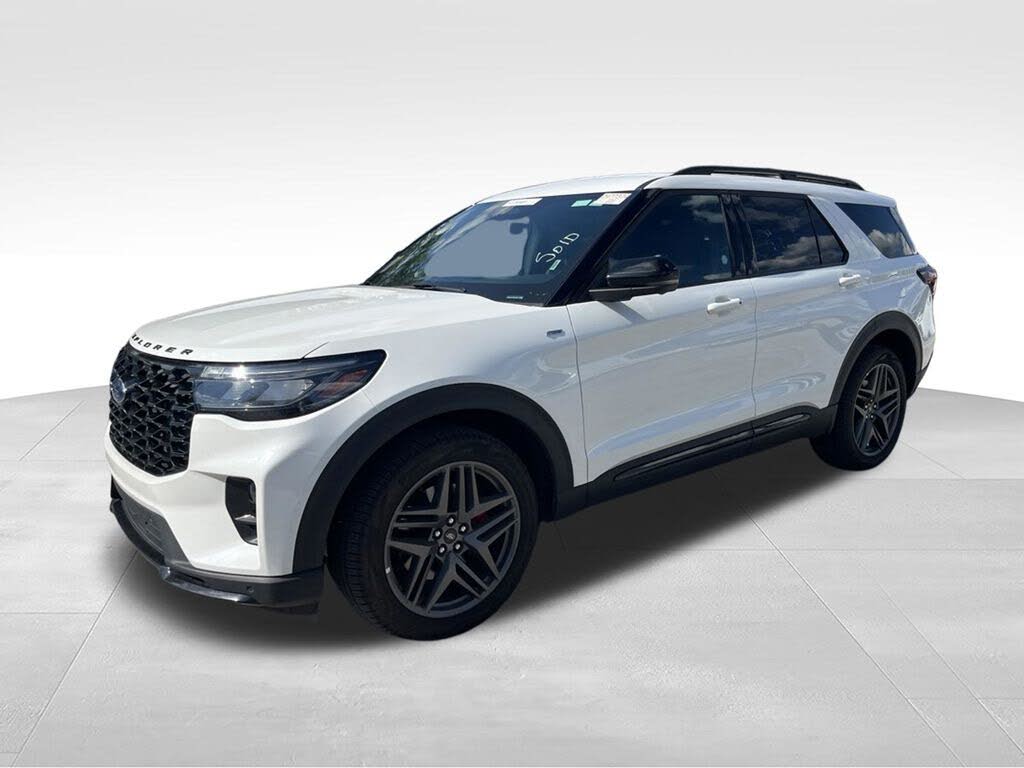  2025 Ford Explorer ST-Line AWD   