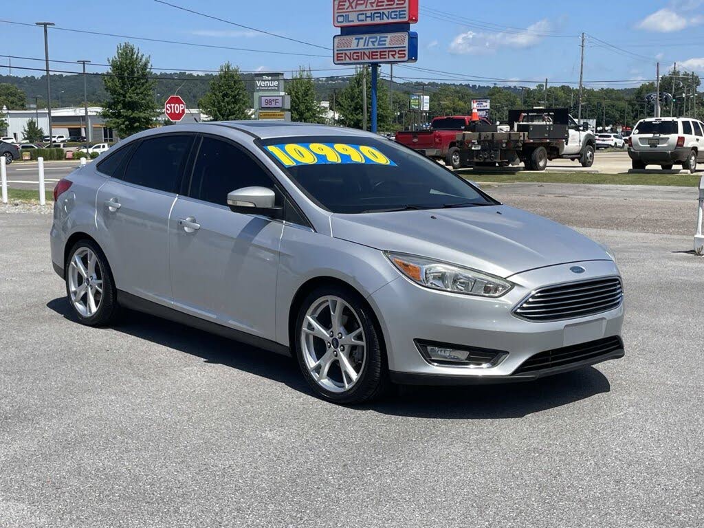 Silver 2015 Ford Focus Sedan Front-Wheel Drive 
