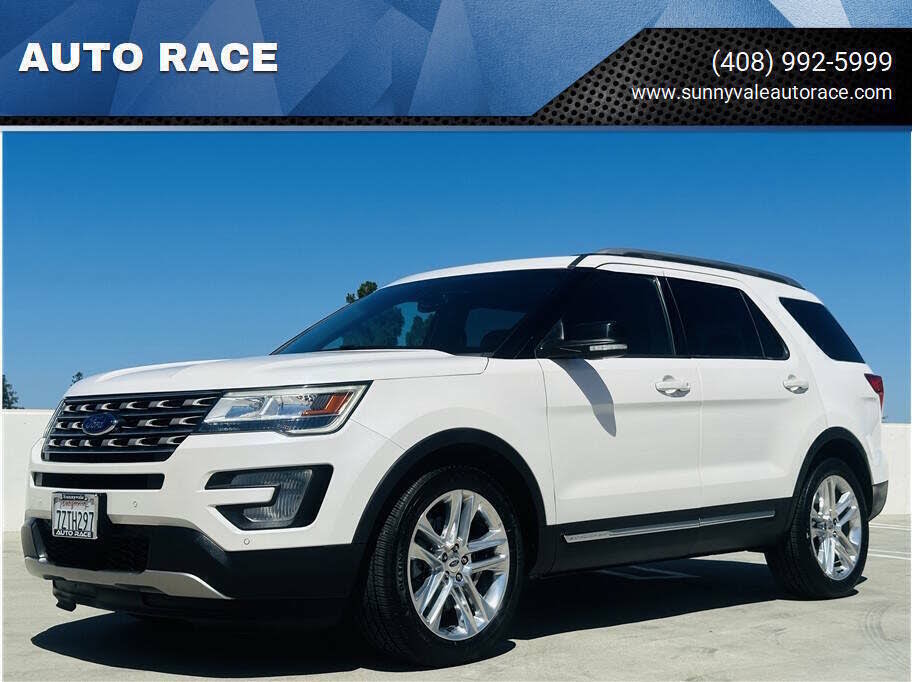  2017 Ford Explorer XLT   
