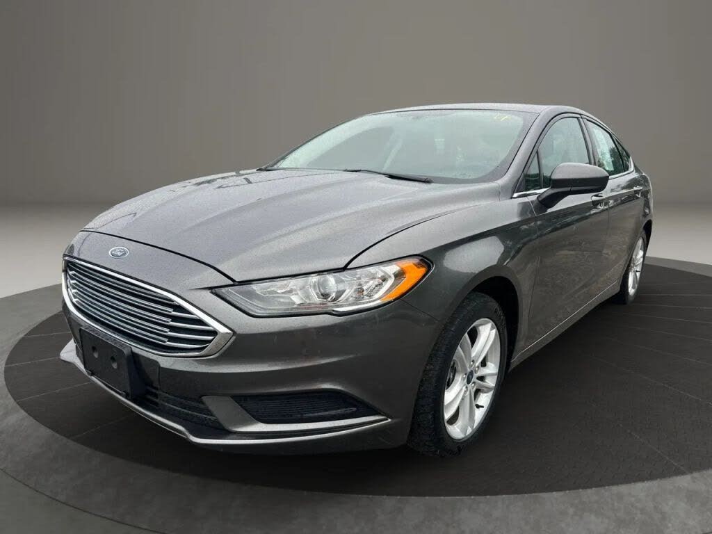 Gray 2018 Ford Fusion Sedan Front-Wheel Drive 6-Speed Automatic