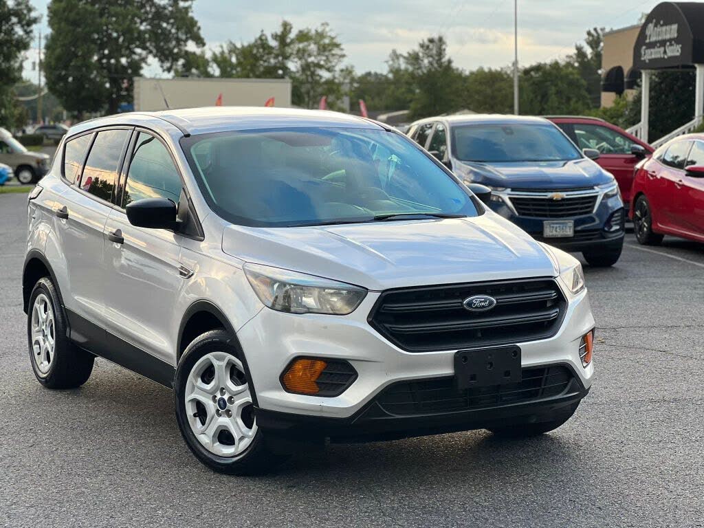  2018 Ford Escape S FWD   