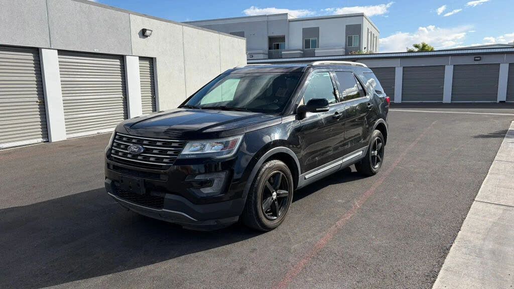  2016 Ford Explorer XLT   