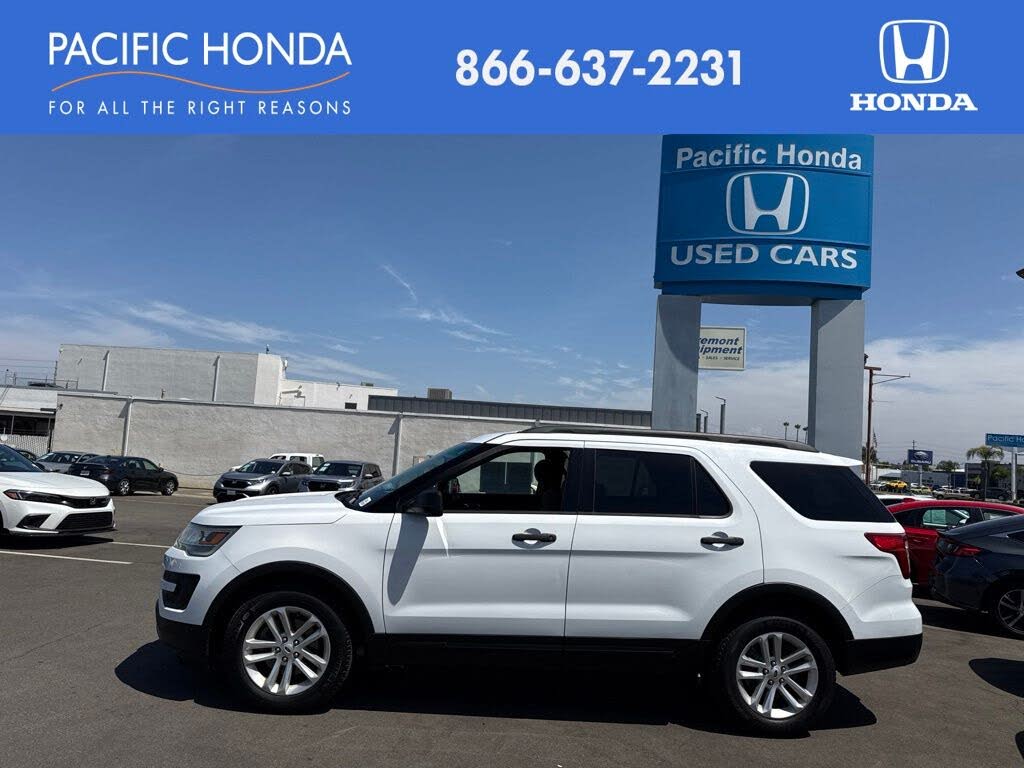 Oxford White 2017 Ford Explorer SUV / Crossover Front-Wheel Drive 6-Speed Automatic