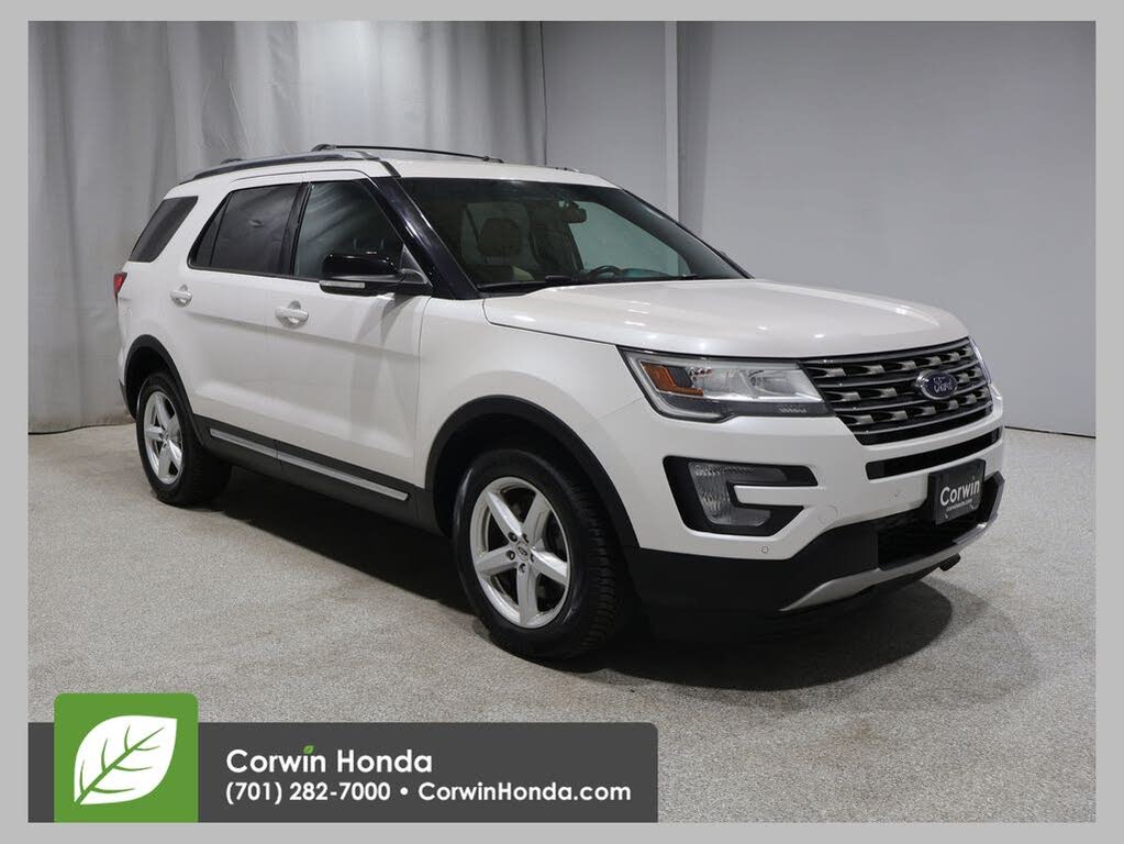 2016 Ford Explorer XLT 4WD   