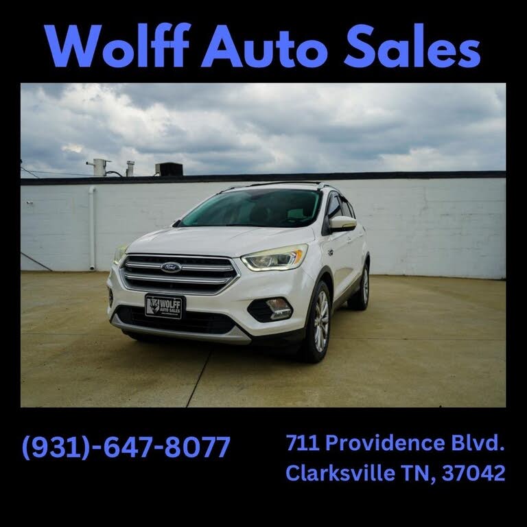  2017 Ford Escape Titanium FWD   
