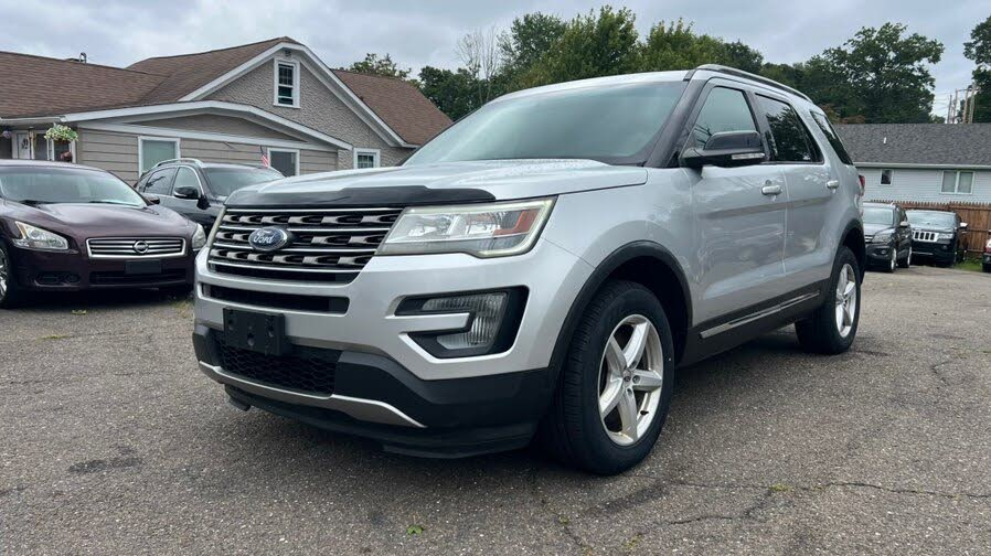  2016 Ford Explorer XLT 4WD   