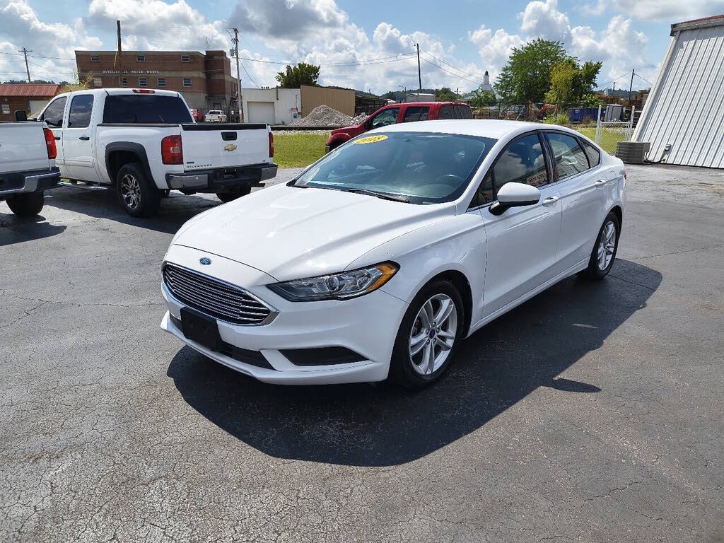 White Platinum Metallic Tri-Coat 2018 Ford Fusion Sedan Front-Wheel Drive 6-Speed Automatic