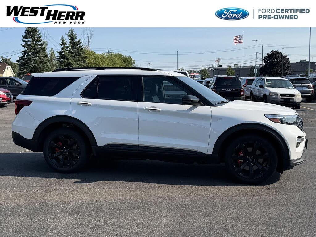  2023 Ford Explorer ST AWD   