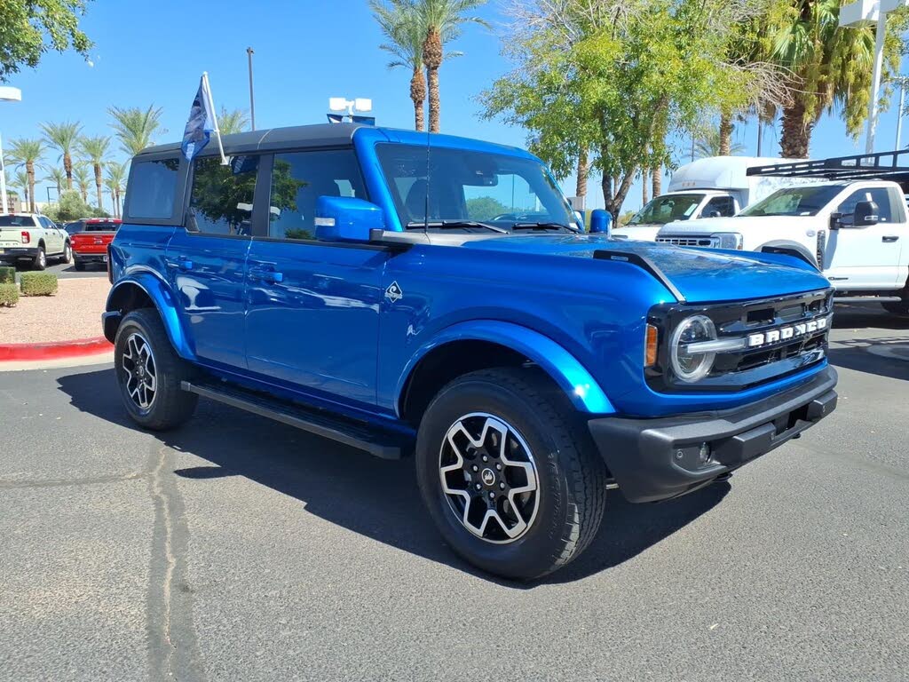 Velocity Blue Metallic 2023 Ford Bronco SUV / Crossover Four-Wheel Drive Automatic