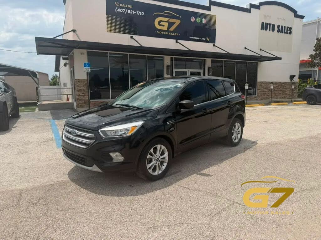 2017 Ford Escape Negro SUV/Crossover Tracción delantera 6 velocidades Automática