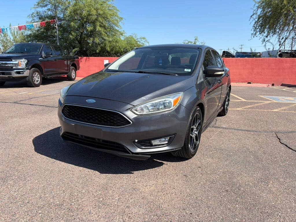 Gray 2016 Ford Focus Sedan Front-Wheel Drive 6-Speed Automatic