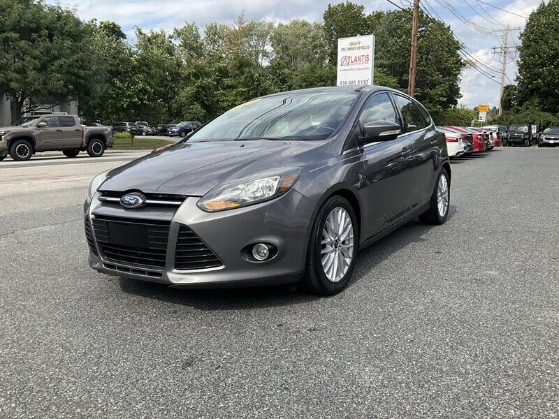 Sterling Gray Metallic 2014 Ford Focus Hatchback Front-Wheel Drive Automatic