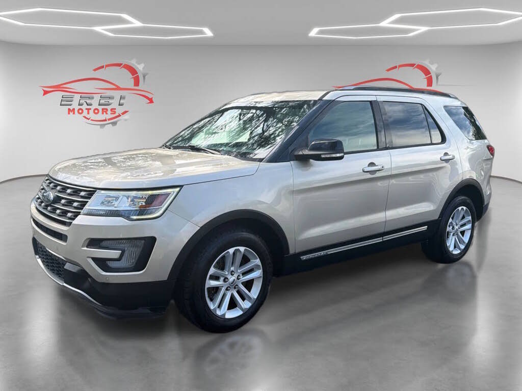  2017 Ford Explorer XLT   