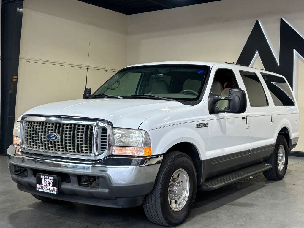 White 2002 Ford Excursion SUV / Crossover Rear-Wheel Drive Automatic