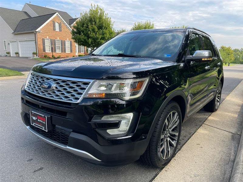  2017 Ford Explorer Platinum AWD   