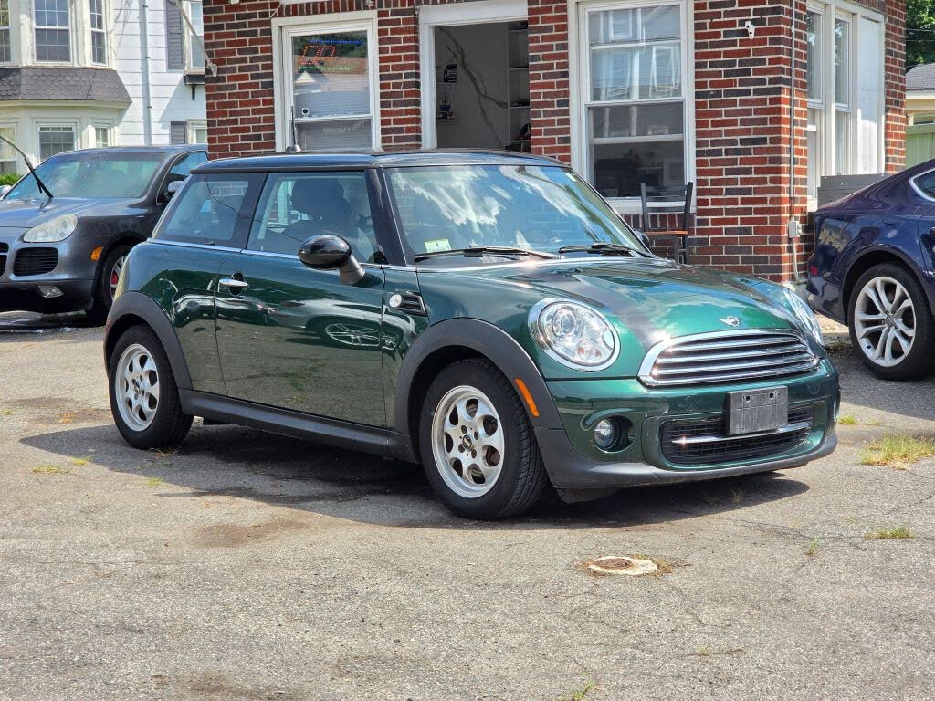 2013 MINI Cooper  Hatchback Tracción delantera 6 velocidades Automática