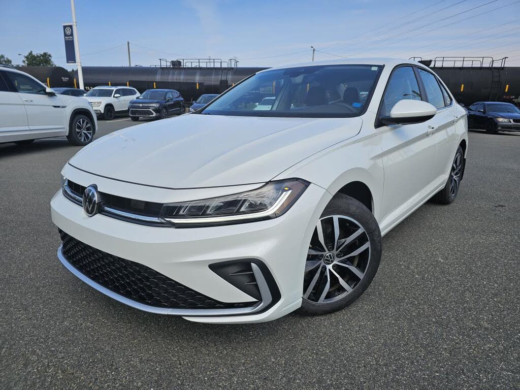 Oryx White Pearl (0R0R) 2025 Volkswagen Jetta Sedan  Automatic