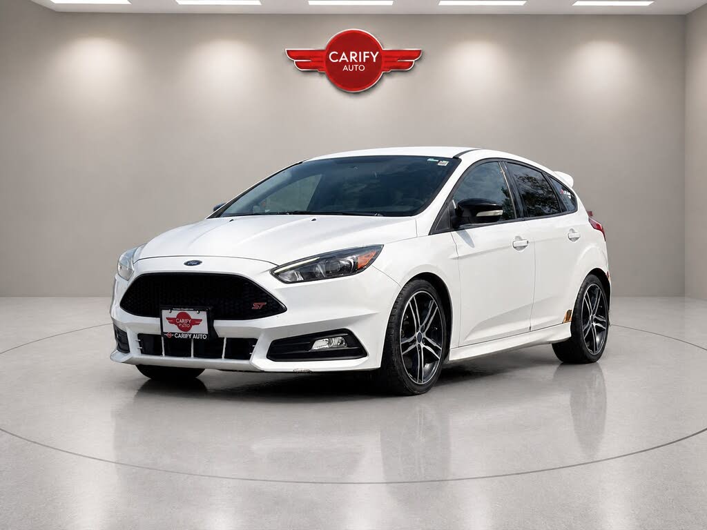 White 2016 Ford Focus Hatchback Front-Wheel Drive Manual