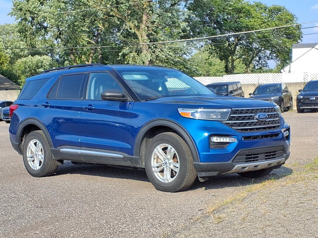  2022 Ford Explorer XLT AWD   