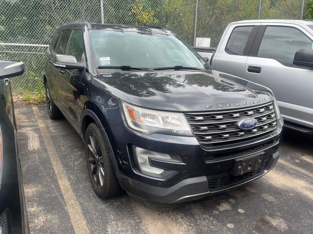  2017 Ford Explorer XLT AWD   