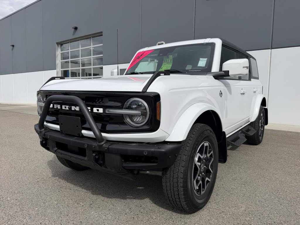 White 2024 Ford Bronco SUV / Crossover Four-Wheel Drive Automatic