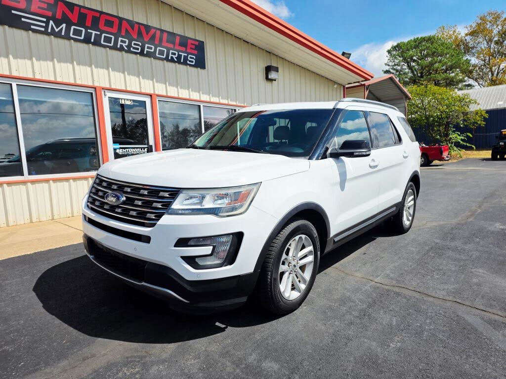White 2016 Ford Explorer SUV / Crossover Front-Wheel Drive 6-Speed Automatic