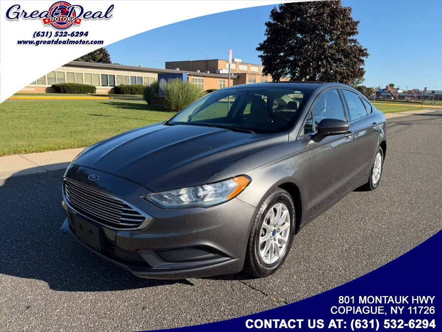 Gray (Magnetic) 2017 Ford Fusion Sedan Front-Wheel Drive Automatic
