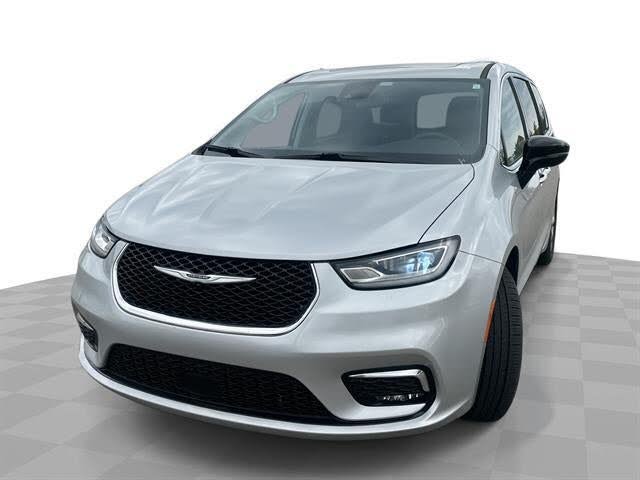 Silver 2024 Chrysler Pacifica Minivan Front-Wheel Drive 