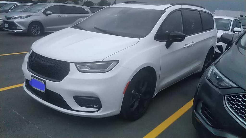  2025 Chrysler Pacifica Limited FWD   