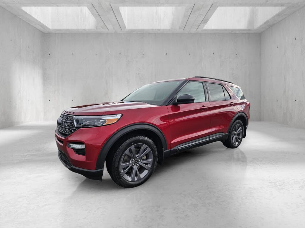  2023 Ford Explorer XLT AWD   