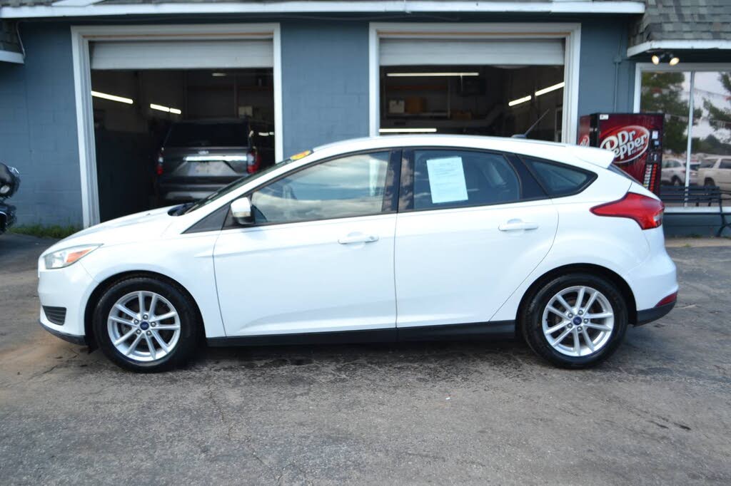 White 2017 Ford Focus Hatchback Front-Wheel Drive 6-Speed Automatic