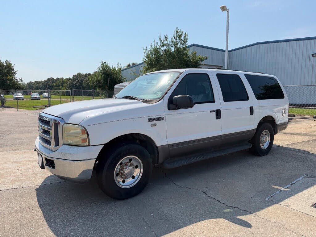 White 2005 Ford Excursion SUV / Crossover Rear-Wheel Drive 4-Speed Automatic Overdrive