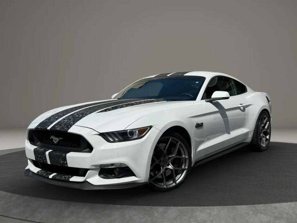White 2017 Ford Mustang Coupe Rear-Wheel Drive 6-Speed Manual