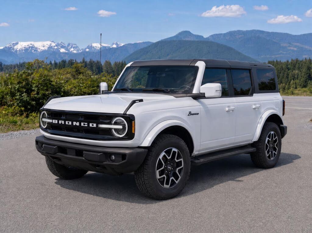 White 2025 Ford Bronco SUV / Crossover Four-Wheel Drive Automatic
