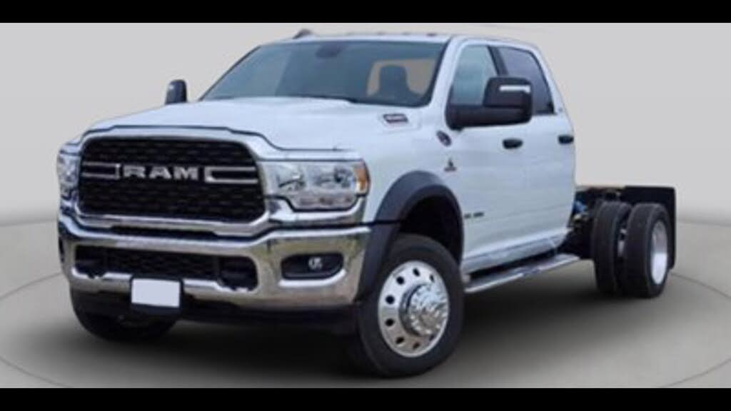 Diamond Black Crystal Pearlcoat 2027 RAM 5500 Chassis   8-Speed Automatic Overdrive