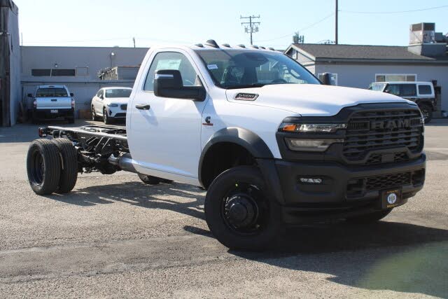 Bright White 2027 RAM 5500 Chassis   8-Speed Automatic