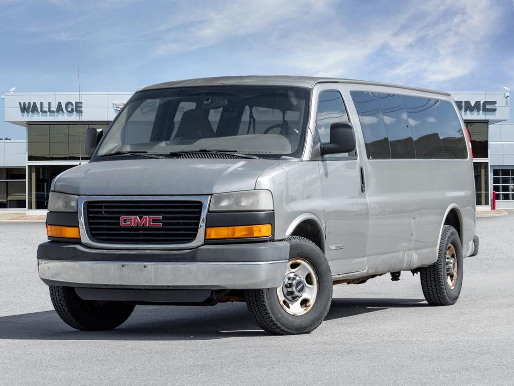 GMC Savana 2003 Fourgonnette Gris Propulsion Automatique