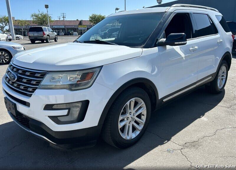 White 2016 Ford Explorer SUV / Crossover Front-Wheel Drive Automatic