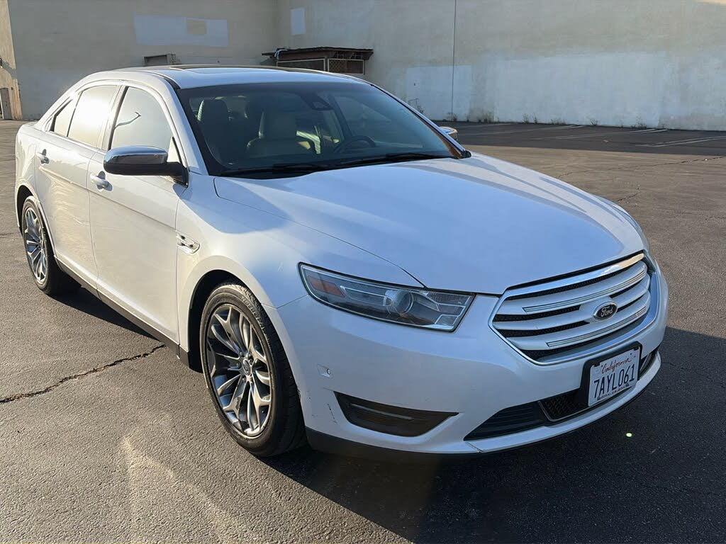 White 2013 Ford Taurus Sedan Front-Wheel Drive 6-Speed Automatic