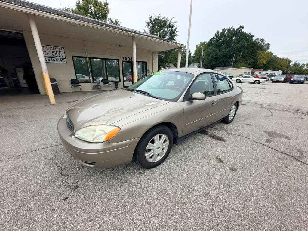 Gold 2005 Ford Taurus Sedan Front-Wheel Drive Automatic