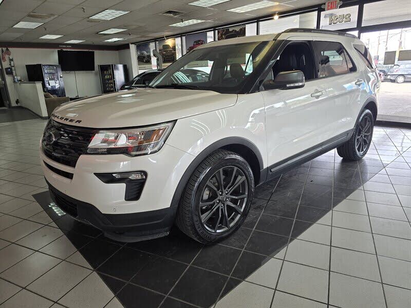Oxford White 2018 Ford Explorer SUV / Crossover All-Wheel Drive Automatic