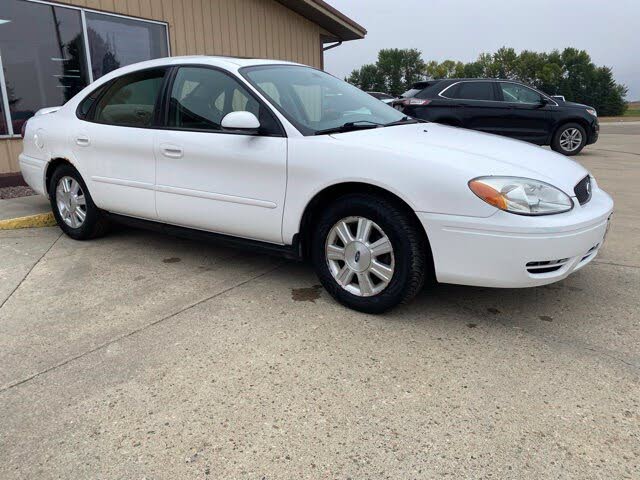 White 2007 Ford Taurus Sedan  4-Speed Automatic Overdrive