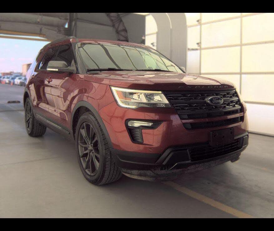 Ruby Red Metallic Tinted Clearcoat 2018 Ford Explorer SUV / Crossover Front-Wheel Drive 6-Speed Automatic
