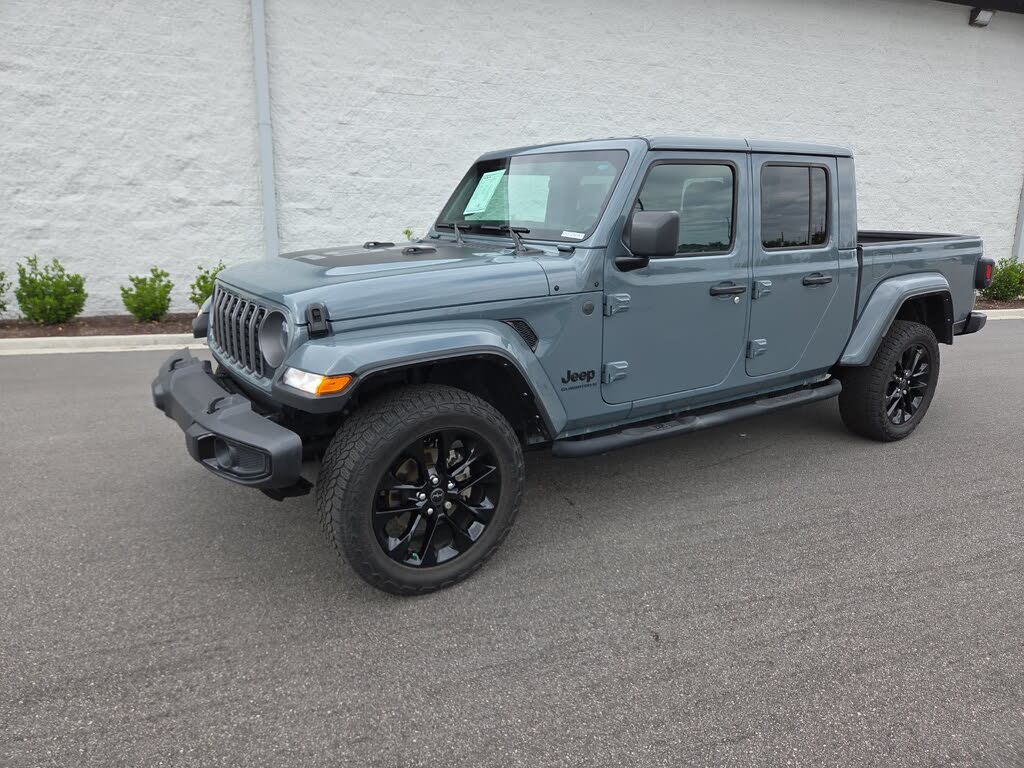 Anvil Clearcoat 2025 Jeep Gladiator Pickup Truck Four-Wheel Drive 8-Speed Automatic