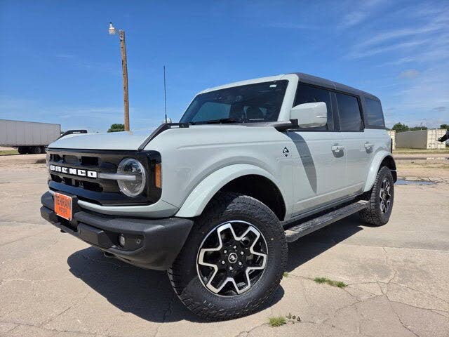  2024 Ford Bronco Outer Banks 4-Door 4WD   