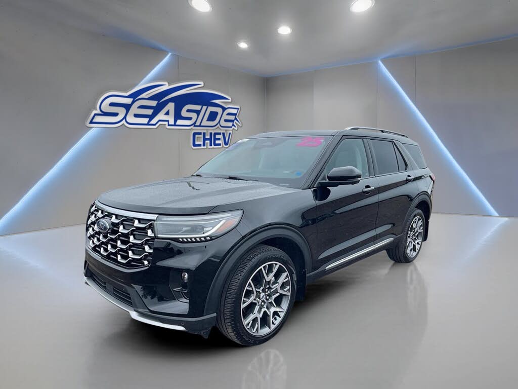  2025 Ford Explorer Platinum AWD   