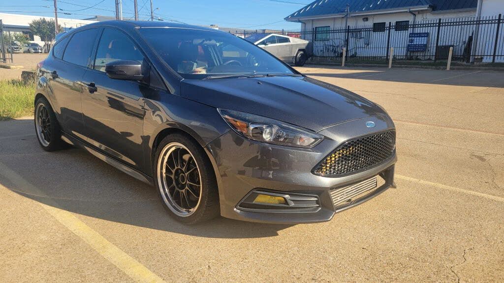  2018 Ford Focus ST   