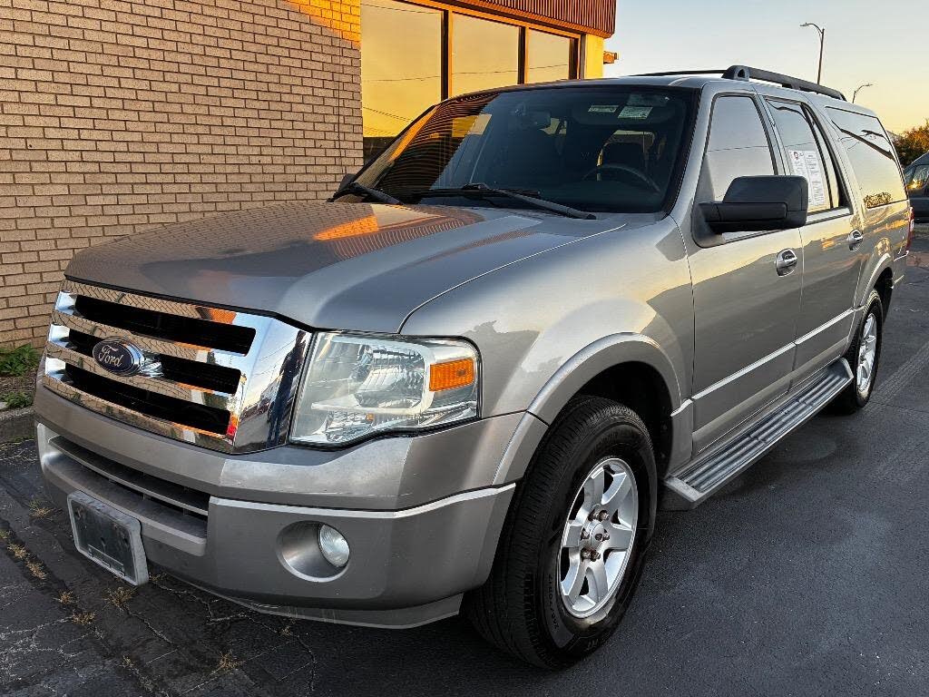 Gray 2009 Ford Expedition SUV / Crossover 4X2 Automatic