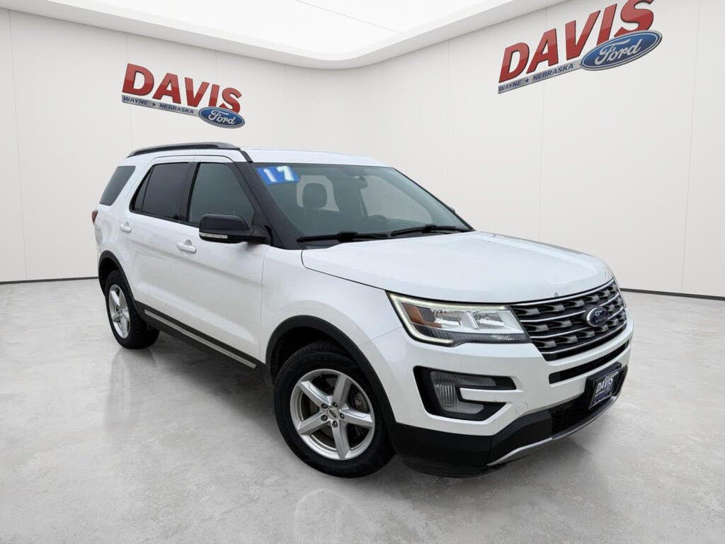 White Platinum Metallic Tri-Coat 2017 Ford Explorer SUV / Crossover All-Wheel Drive 6-Speed Automatic